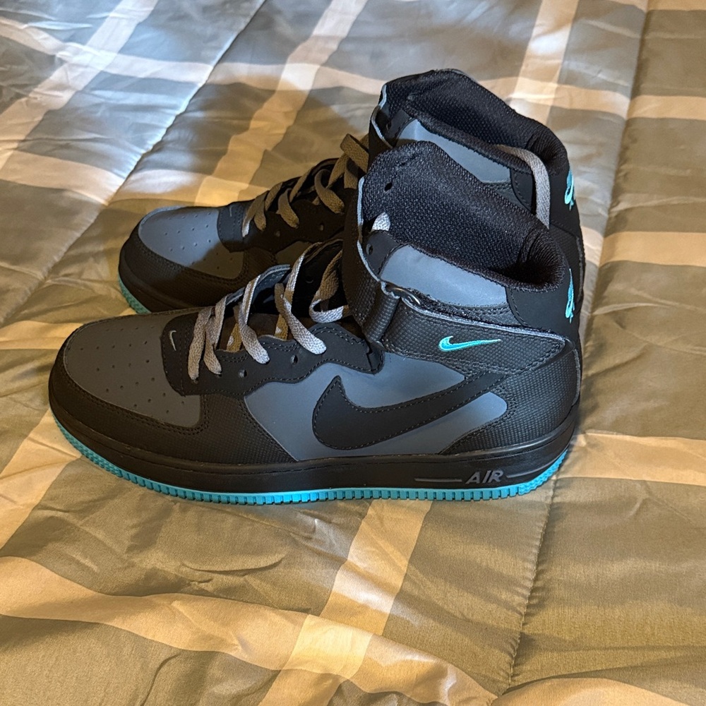 Nike Mid Hot Lava size 10.5